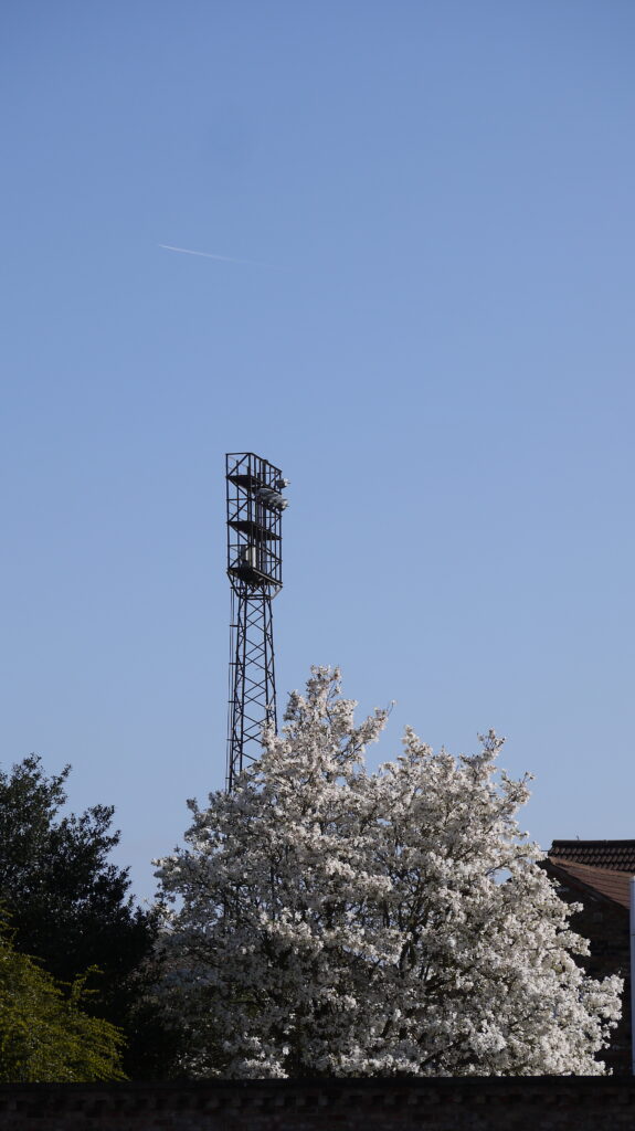 Wide shot image of electrical pylon